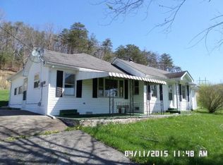 886 N Bend Rd, Stanton, KY 40380