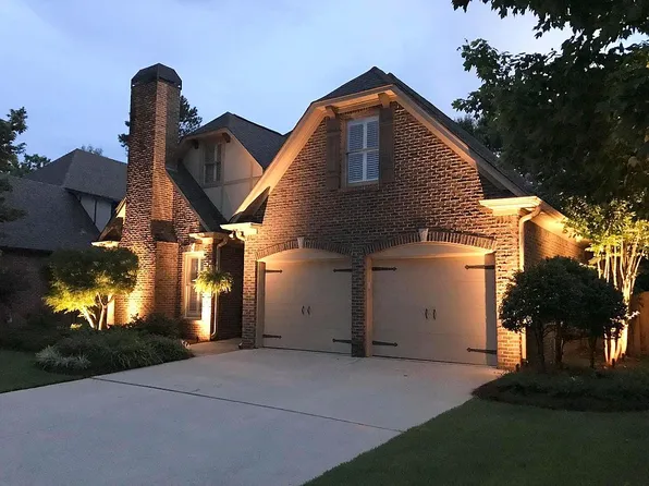 2032 Arbor Hill Pkwy, Hoover, AL 35244