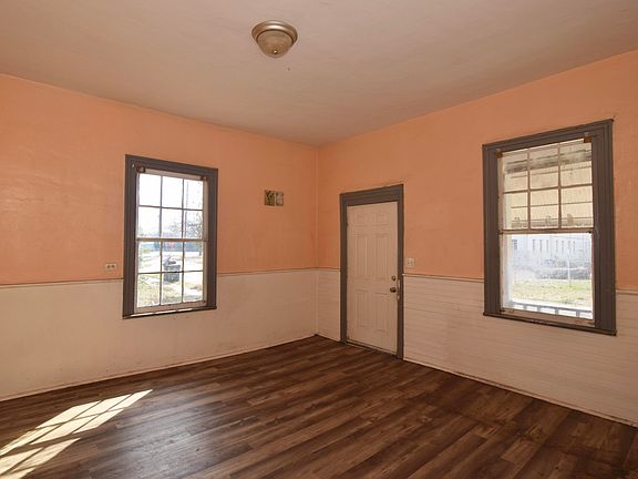 2nd image of 1817 Ellis Street