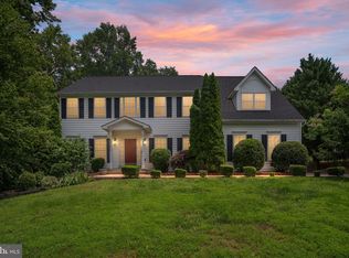 5 Oak Crest Ct, Fredericksburg, VA 22405