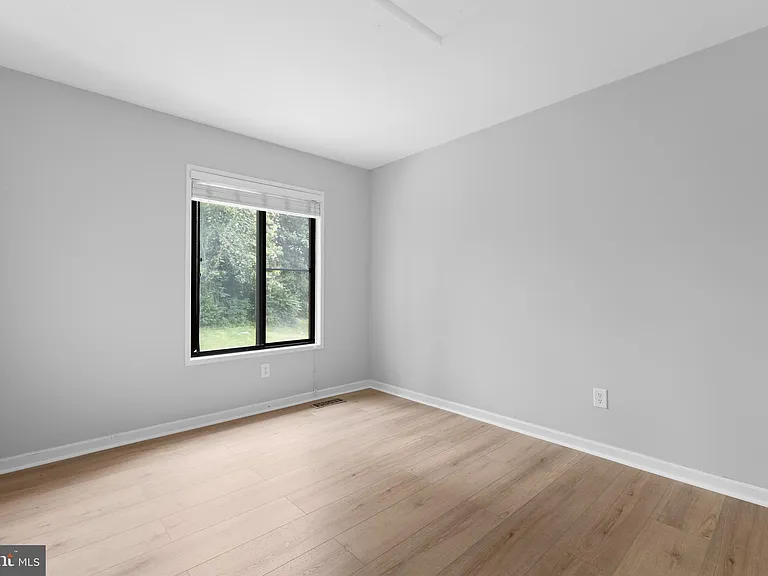 2813 Cambridge Dr — Photo 24