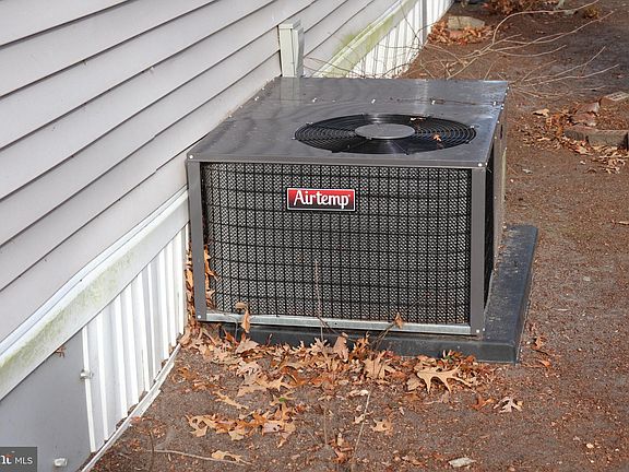 3rd image of 37630 W Shady Dr