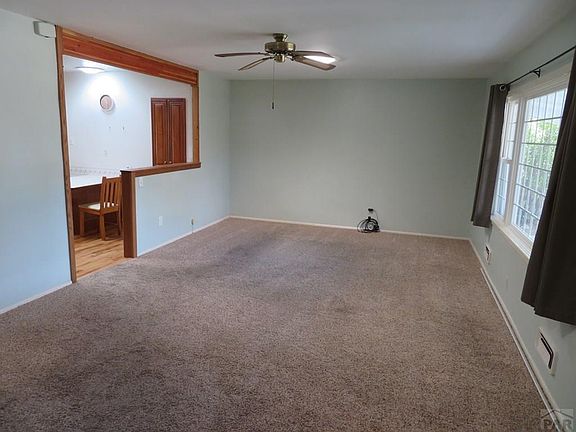 5th image of 918 Alexander Cir