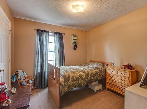 4th image of 420 Shamrock Dr