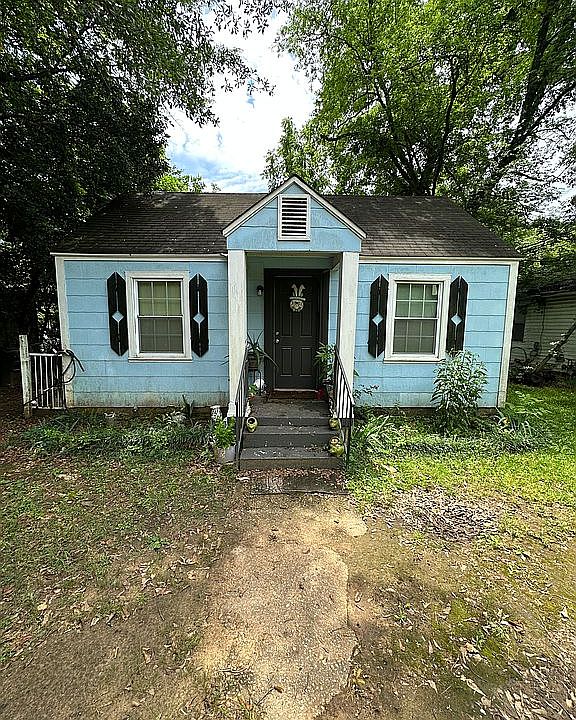 1st image of 2329 11th St E