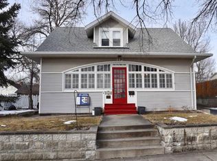 112 W Oak St, Pierre, SD 57501