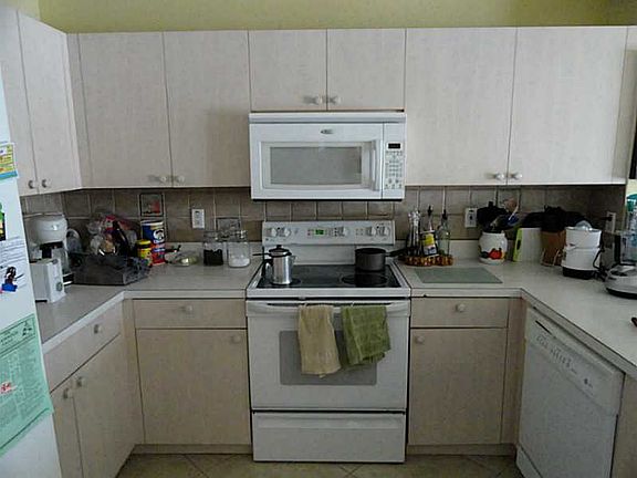 2nd image of 4014 Crescent Creek Dr