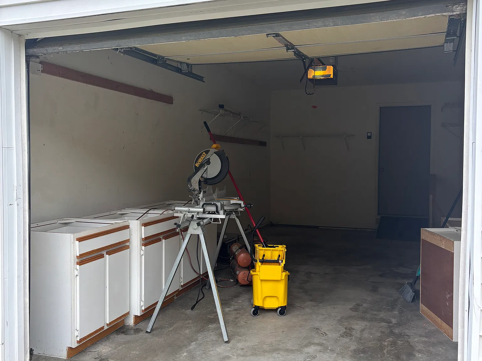 2 bed, $900 — Photo 2