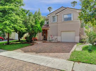 2571 E Saratoga Dr, Cooper City, FL 33026