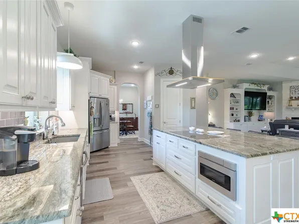 1441 E Creekview Dr, Salado, TX 76571