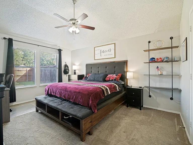 1109 Alexandria Dr — Photo 13
