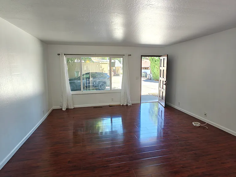 238 W California Ave #B — Photo 4