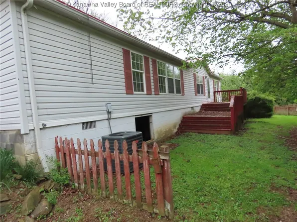 278 Sherwood Dr, Huntington, WV 25704