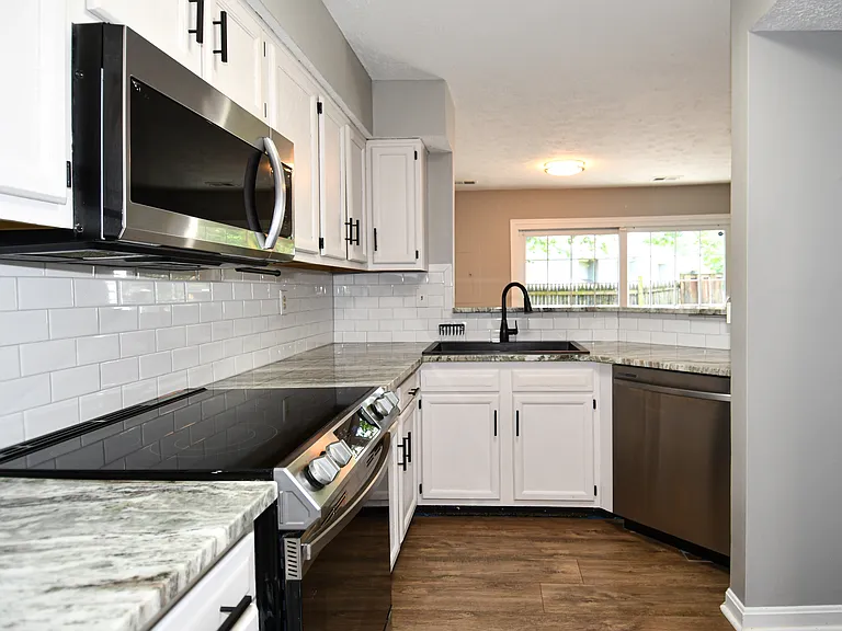 13703 Lord Sterling Pl — Photo 12