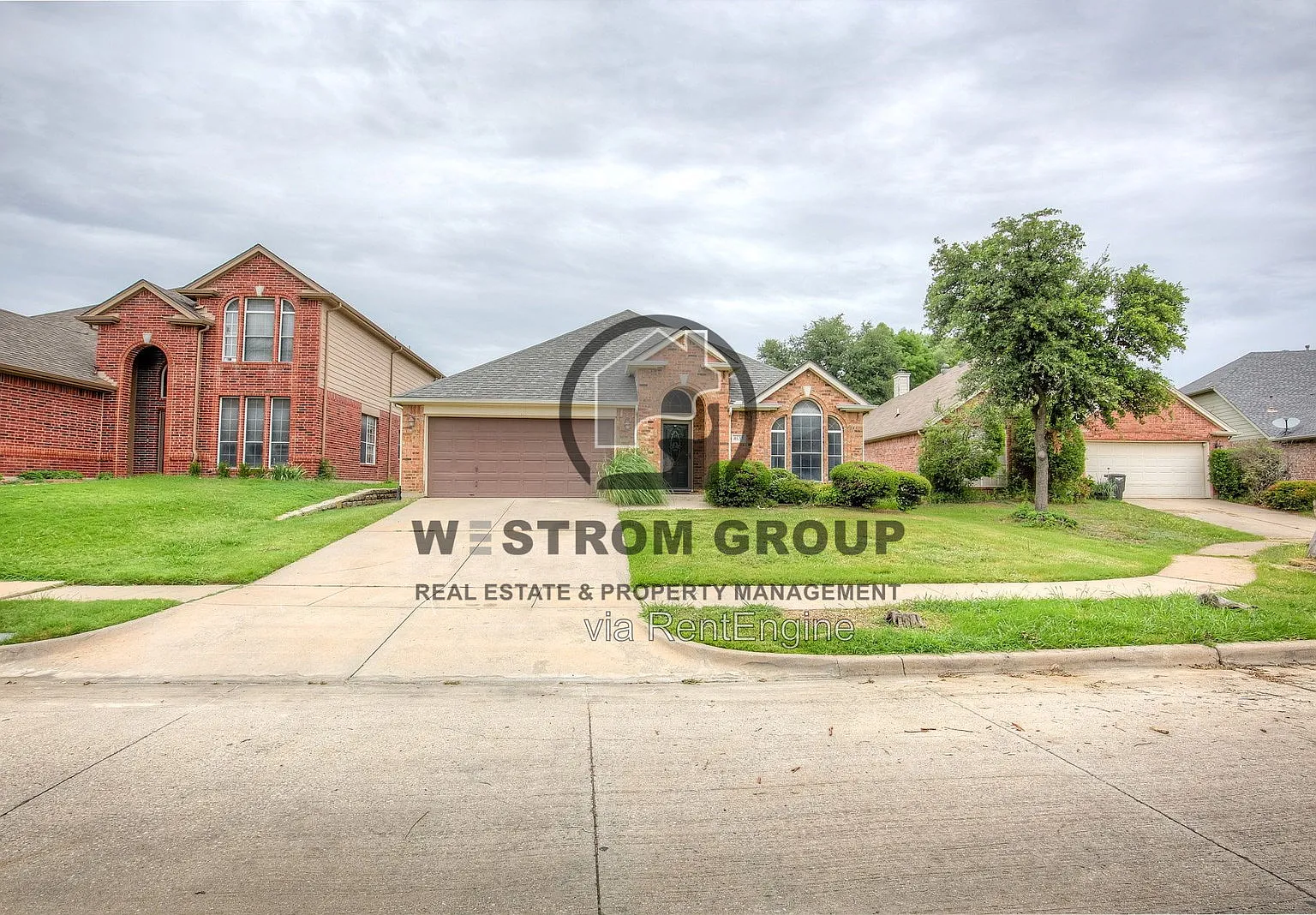 3 bed, 2.0 bath, 1888 sqft, $2,145 — Photo 1