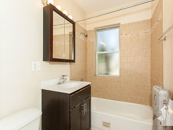 5th image of 1921 W Winona St #3A