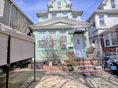 9021 54th Ave, Flushing, NY, 11373
