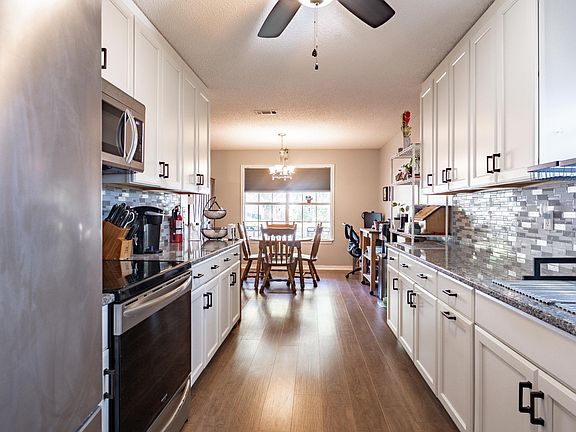 4th image of 170 Wright Cir