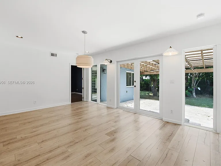 7220 SW 53rd Ct — Photo 8