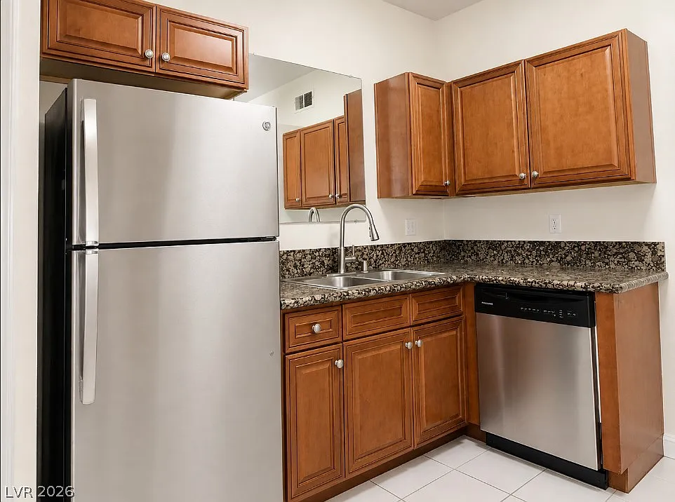 2 bed, 2.0 bath, 1135 sqft, $1,350 — Photo 3