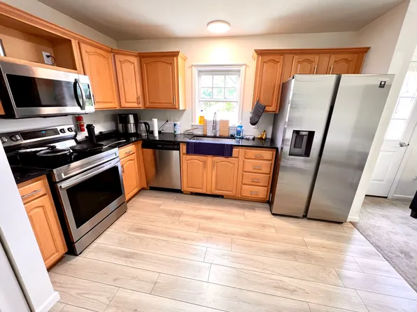 211 Hill Dr, State College, PA 16801