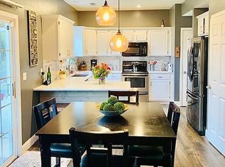 2106 Bay Brook Dr, Columbia, MO 65201