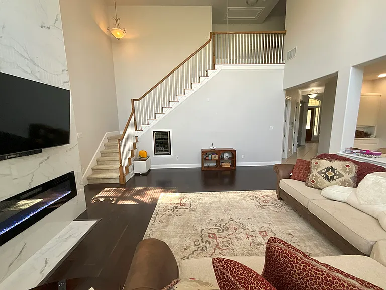 2815 Demona Dr — Photo 11