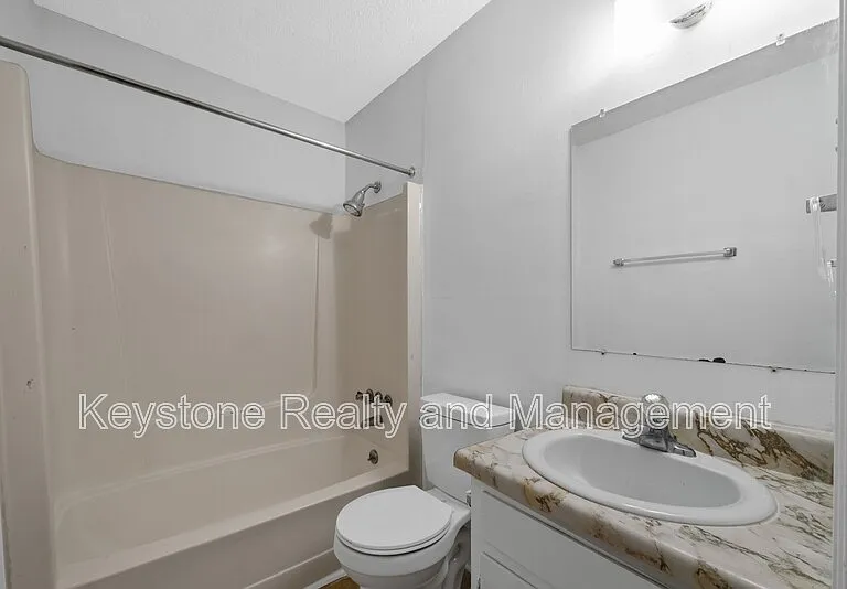 1070 Pembroke Oak Grove Rd #27 — Photo 11