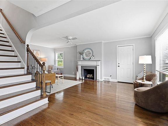 4th image of 8004 Holmes Rd