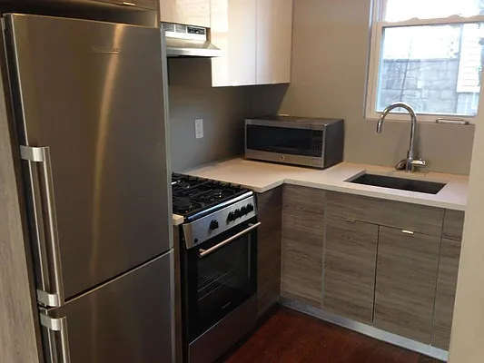 Rented by Premier Metro Realty Corp | media 26