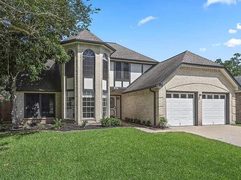 714 Regency Ct — Photo 23