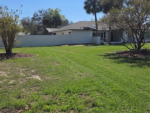 5th image of 13128 Hazelcrest St