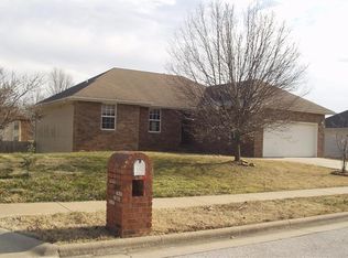 414 S Southgate Dr, Nixa, MO 65714
