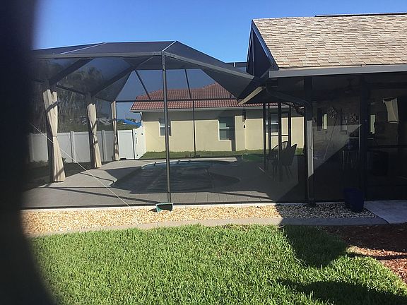 4th image of 4626 SW 25th Pl