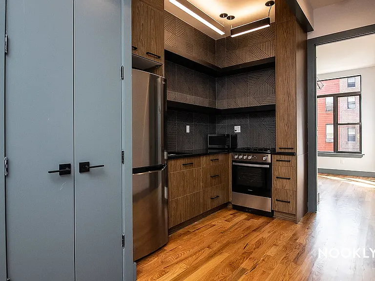18 Park St #1L — Photo 1