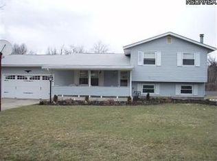 3153 Creekside Dr, Barberton, OH