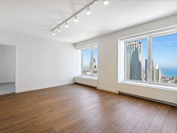 4th image of 161 E Chicago Ave APT 48G