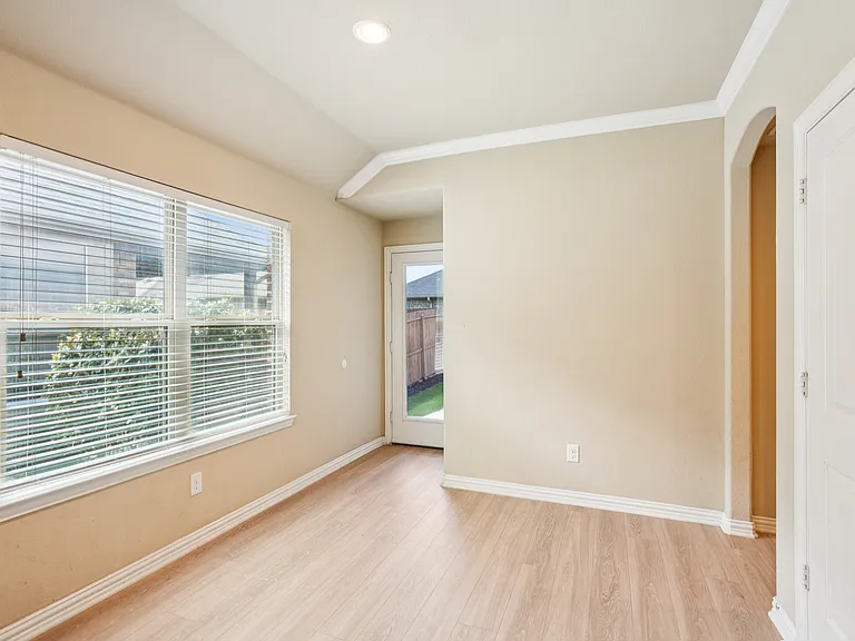 15937 Alvarado Dr — Photo 19