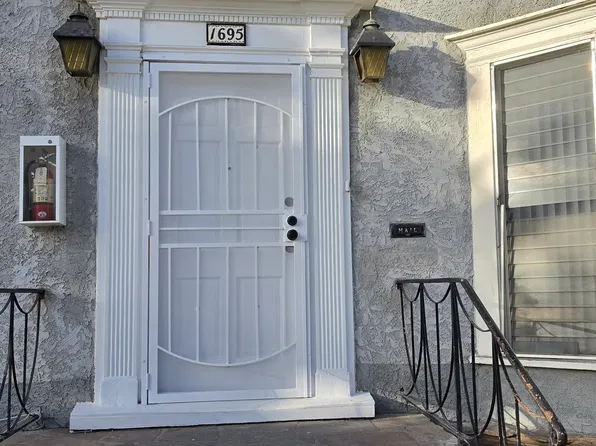 1695 E Wardlow Rd, Long Beach, CA 90807