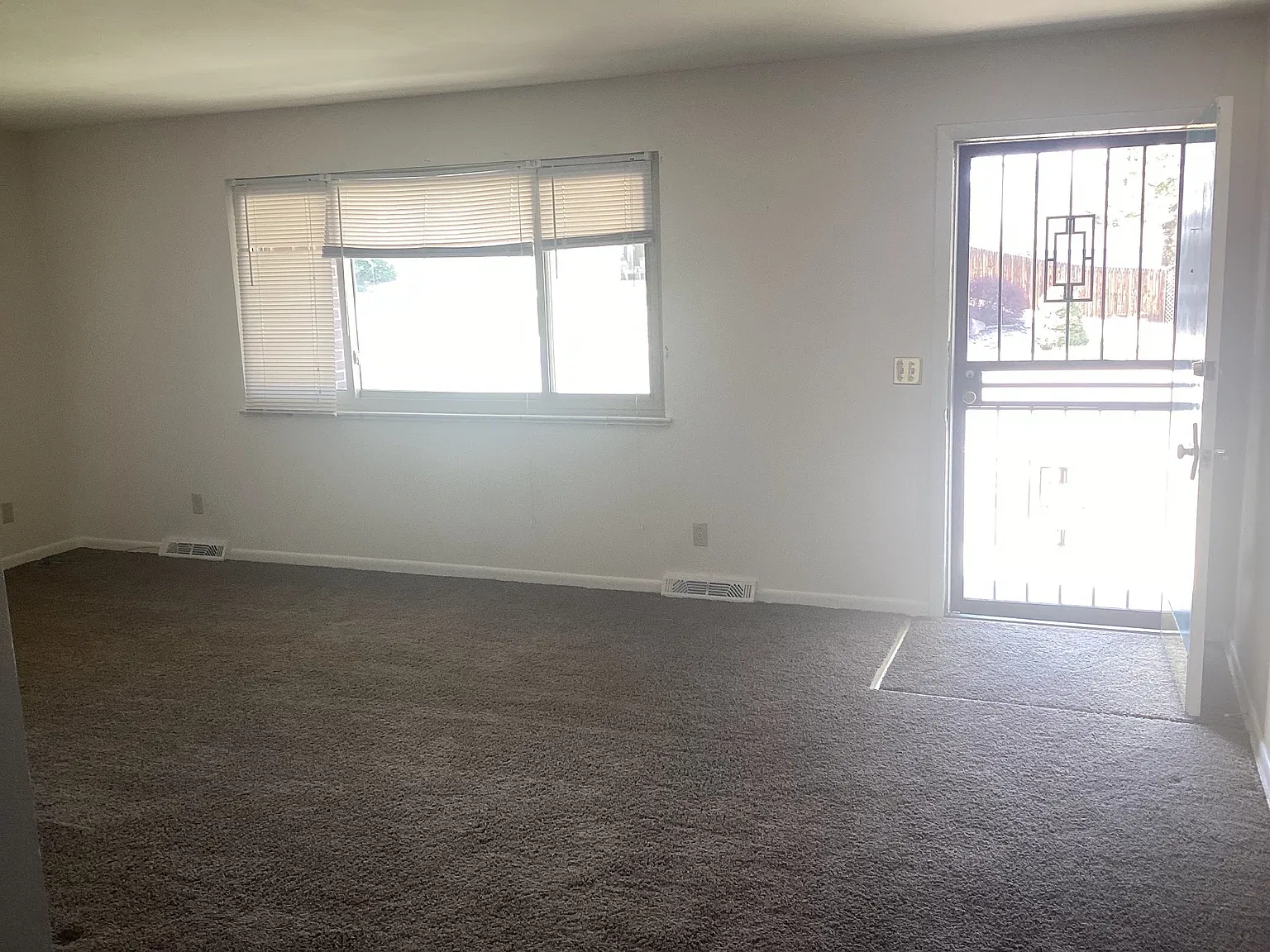 3 bed, 1400 sqft, $2,000 — Photo 4