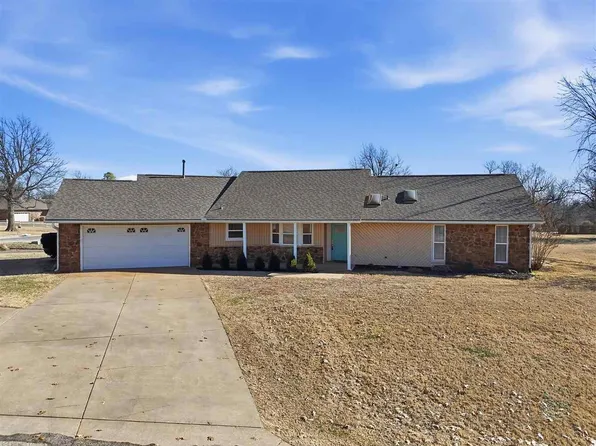 1828 N 7th St, Perry, OK 73077