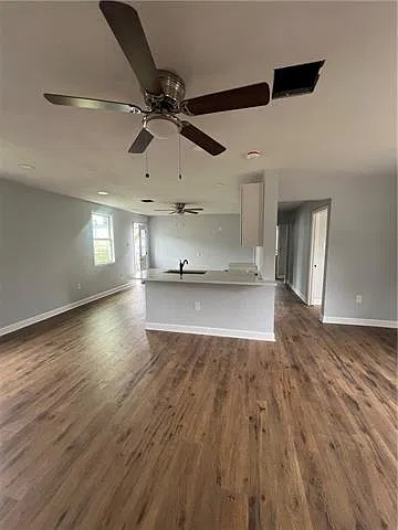 3 bed, 1.0 bath, 1100 sqft, $1,700 — Photo 2