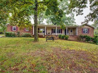 1002 N Rivermont Pl, Chattanooga, TN 37415