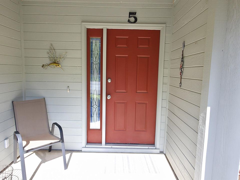 2nd image of 5 Cortez Ln