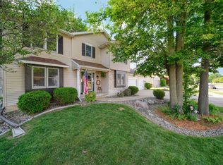 11860 Millstone Dr, Grand Ledge, MI 48837
