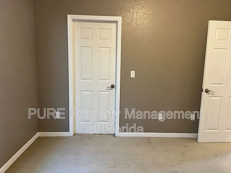 1035 SW 33rd Pl — Photo 20