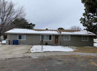 418 Oak Ct, Mountain Home, ID 83647