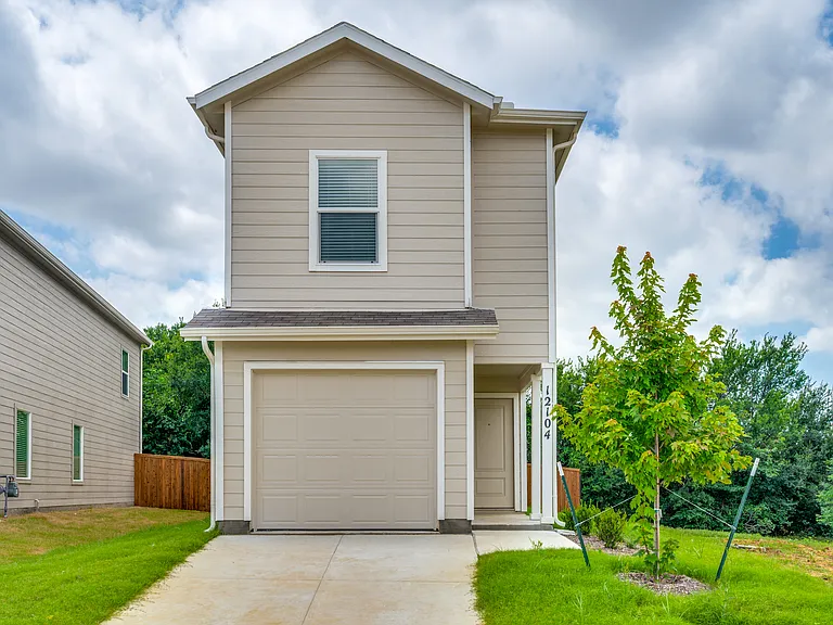 12104 Steeplechase Dr — Photo 1