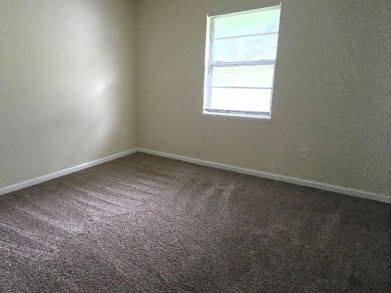 1715 Stanford Dr — Photo 5