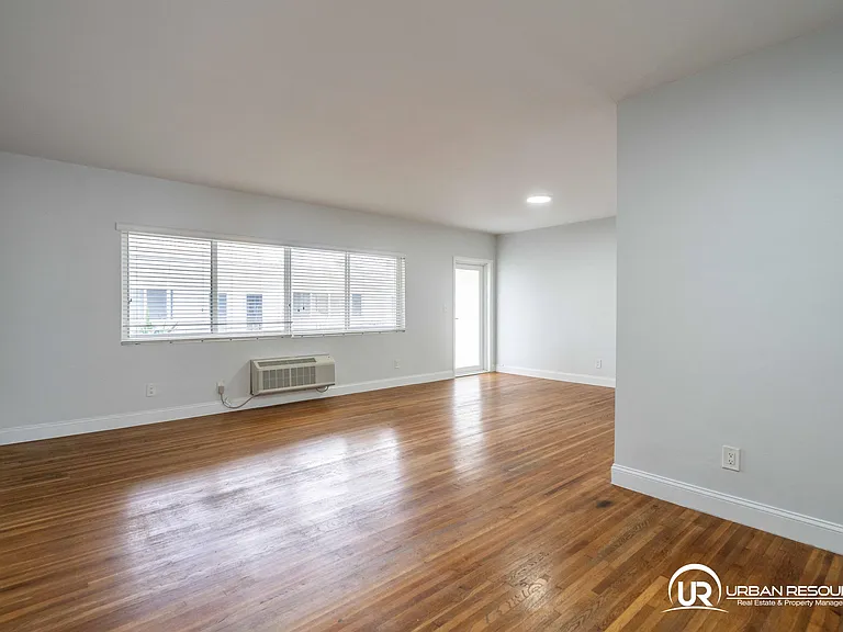 8330 Byron Ave #7 — Photo 6